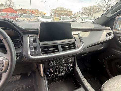 Used 2022 Chevrolet Tahoe Z71 w/ Off-Road Capability Package image 19