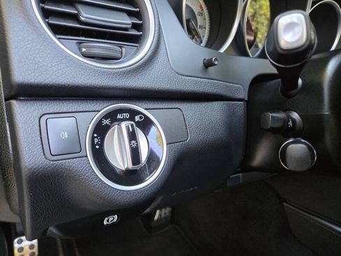 Used 2013 Mercedes-Benz C 300 4MATIC Sedan image 17