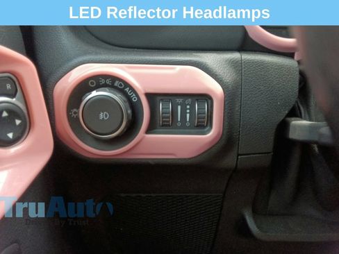 Used 2020 Jeep Wrangler Unlimited Sahara AWD/4WD image 35