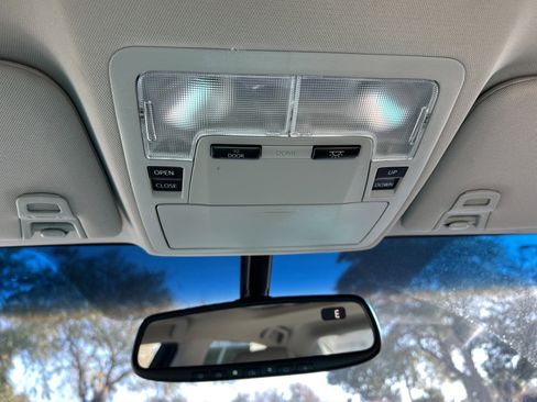 Used 2013 Toyota Avalon XLE Premium image 25