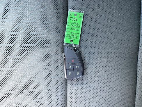 New 2026 Chevrolet Equinox LT w/ Convenience Package II FWD image 16
