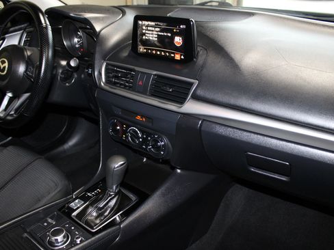 Used 2018 MAZDA MAZDA3 Sport w/ Preferred Equipment Package FWD image 31