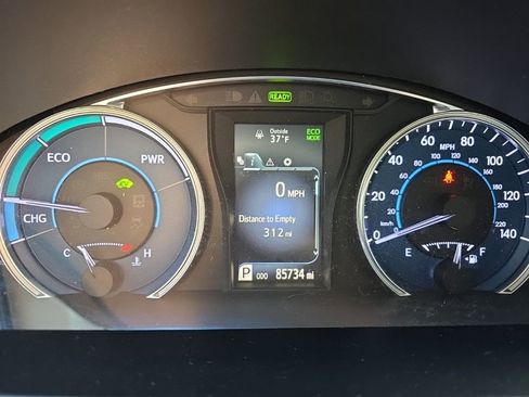 Used 2016 Toyota Camry LE image 25