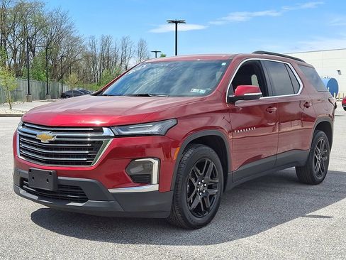 Used 2023 Chevrolet Traverse LT AWD/4WD image 6