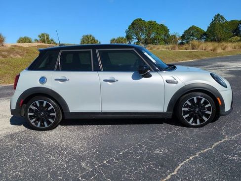 Used 2022 MINI Cooper S image 4