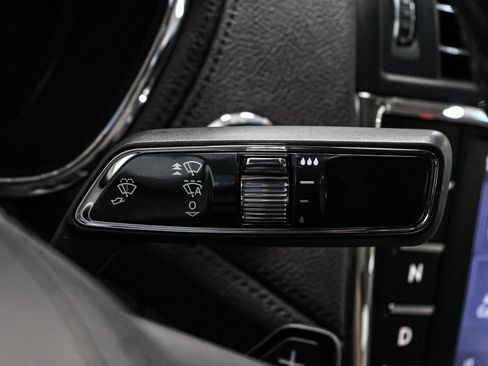Used 2020 Lincoln Continental AWD w/ Premium Package image 40
