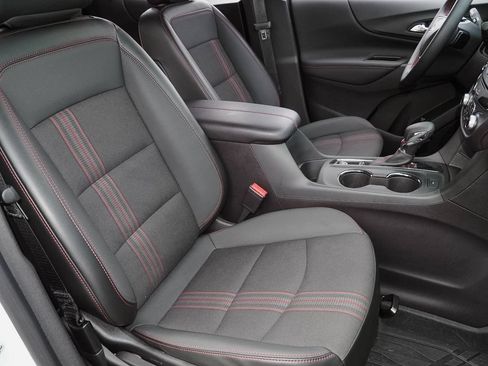 Used 2024 Chevrolet Equinox RS w/ LPO, Floor Liner Package FWD image 18