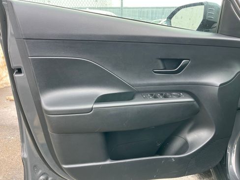 Used 2025 Hyundai Kona SEL image 18