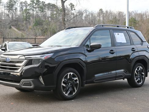 Used 2025 Subaru Forester Limited AWD/4WD image 5