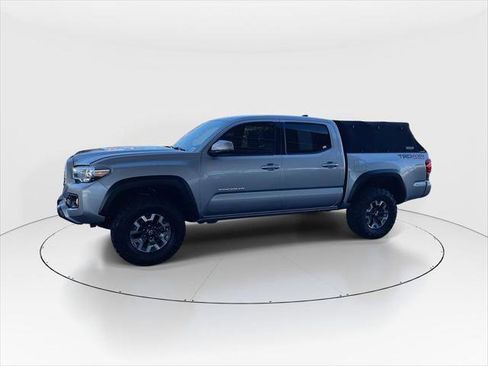 Certified 2019 Toyota Tacoma TRD Off-Road image 1