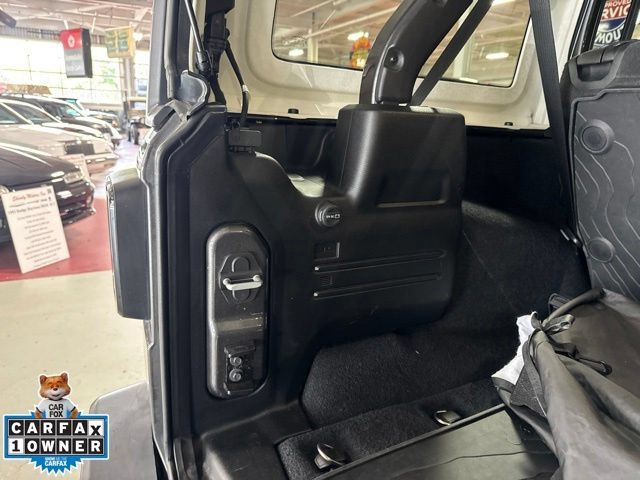 Used 2021 Jeep Wrangler Unlimited Sahara w/ Cold Weather Group AWD/4WD image 40