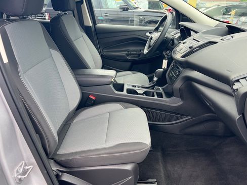 Used 2017 Ford Escape SE w/ SE Cold Weather Package AWD/4WD image 34