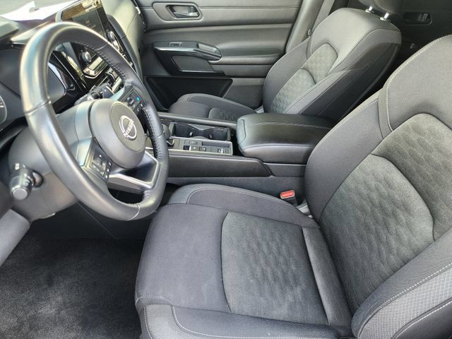 Used 2024 Nissan Pathfinder SV FWD image 13