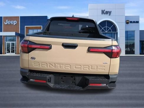 Used 2023 Hyundai Santa Cruz SE w/ Cargo Package AWD/4WD image 4
