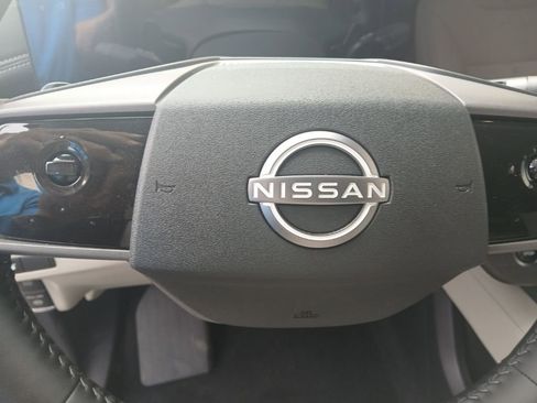 Certified 2025 Nissan Murano SV image 3