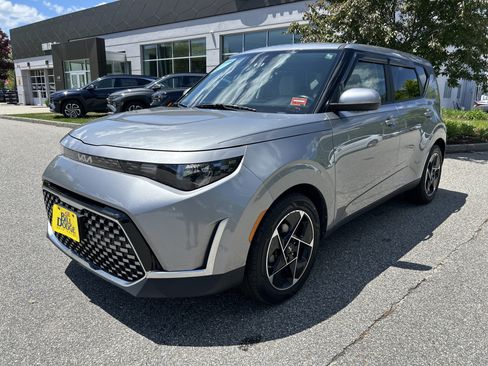 Used 2024 Kia Soul EX FWD image 1