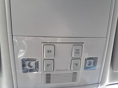 Used 2021 Volkswagen Atlas S image 16