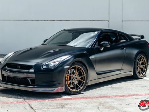 Used 2010 Nissan GT-R Premium AWD/4WD image 36