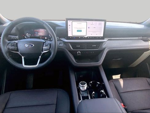 New 2026 Ford Explorer Platinum RWD image 5