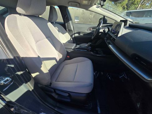 Used 2024 Toyota Prius LE image 11