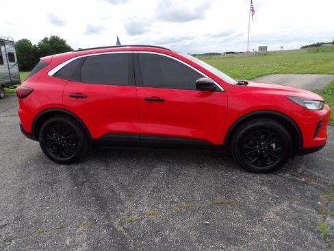 Used 2024 Ford Escape Active w/ Tech Pack #2 FWD image 5