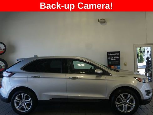 Used 2018 Ford Edge Titanium w/ Equipment Group 301A FWD image 2