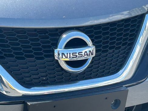 Used 2018 Nissan Versa Note SV FWD image 11