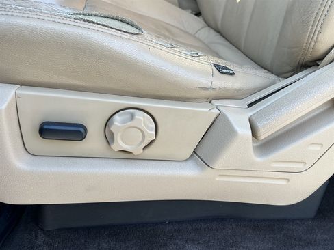 Used 2013 Ford F150 XLT w/ Luxury Equipment Group image 9