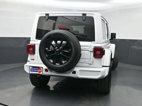 Used 2022 Jeep Wrangler Unlimited Sahara AWD/4WD image 41