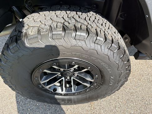 Used 2024 Jeep Wrangler Unlimited Sport AWD/4WD image 11