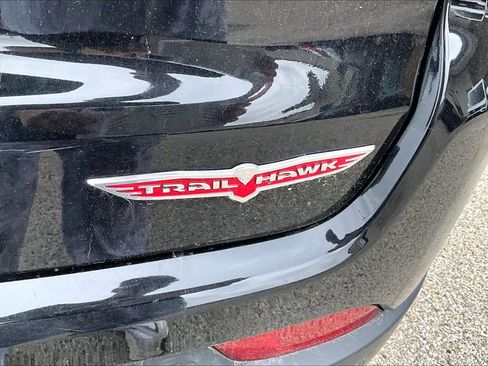 Used 2018 Jeep Compass Trailhawk w/ Leather Interior Group AWD/4WD image 6
