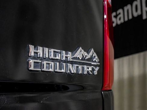 Used 2020 Chevrolet Silverado 2500 High Country w/ Z71 Off-Road Package AWD/4WD image 46