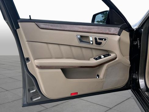Used 2013 Mercedes-Benz E 350 Sedan image 18