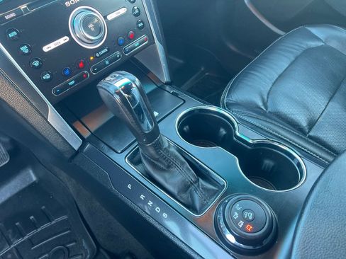 Used 2016 Ford Explorer Limited image 16