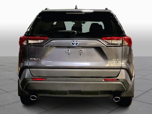 Used 2019 Toyota RAV4 XLE w/ Convenience Package image 5