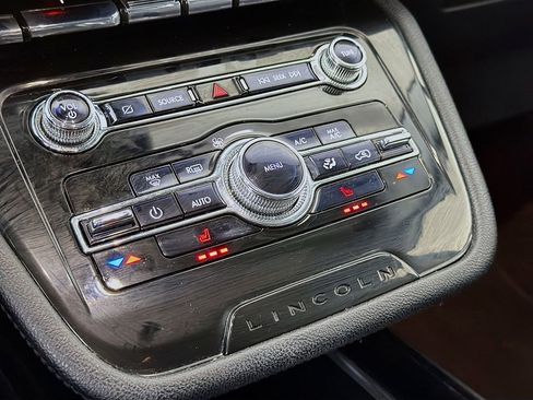 Used 2021 Lincoln Corsair FWD w/ Convenience Package image 19