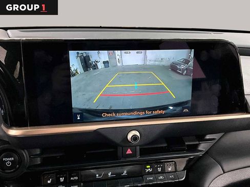 Certified 2025 Toyota Crown Signia AWD/4WD image 27