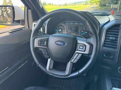 Used 2018 Ford Expedition Max XLT image 27