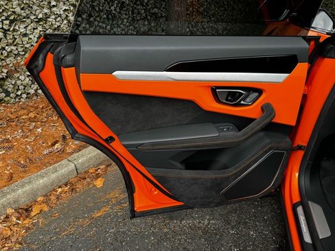 Used 2023 Lamborghini Urus S image 17