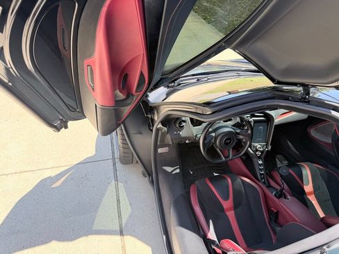 Used 2019 McLaren 720S Performance RWD image 41