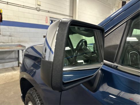Used 2022 Chevrolet Silverado 1500 LTZ w/ LTZ Premium Package AWD/4WD image 26