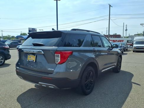 Certified 2024 Ford Explorer XLT w/ Equipment Group 202A AWD/4WD image 6