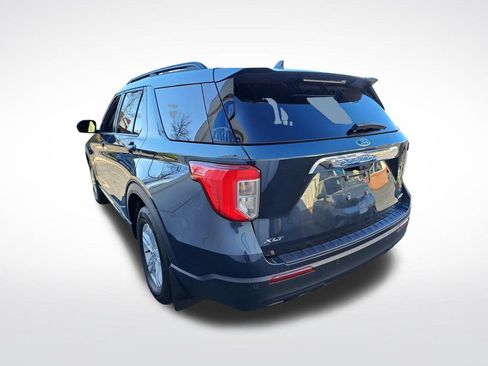 Used 2023 Ford Explorer XLT AWD/4WD image 5