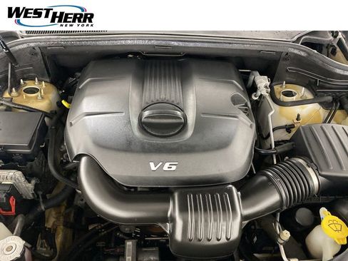 Used 2015 Jeep Grand Cherokee Limited w/ Luxury Group II image 30