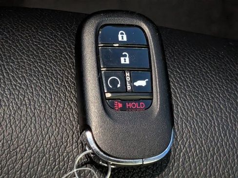 Certified 2024 Honda Pilot Touring image 35