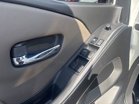 Used 2022 Nissan Frontier SV image 17