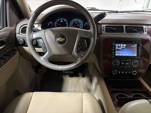 Used 2013 Chevrolet Avalanche LTZ AWD/4WD image 11