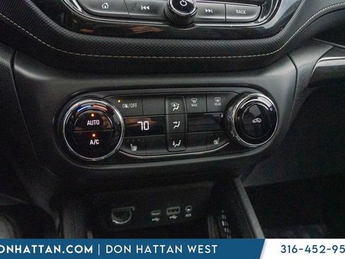 Used 2023 Chevrolet TrailBlazer ACTIV w/ Sun and Liftgate Package FWD image 9