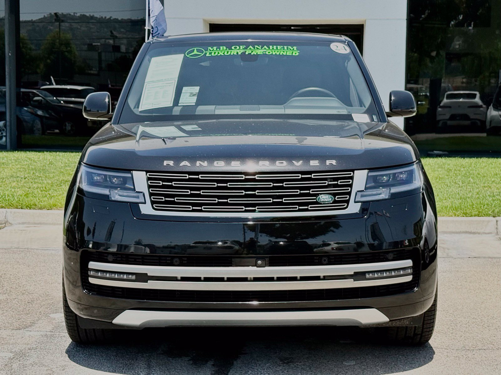 Used 2024 Land Rover Range Rover SE AWD/4WD image 4