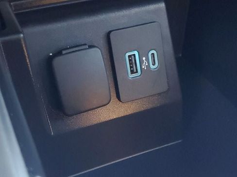 Used 2022 Ford Explorer King Ranch w/ Technology Package AWD/4WD image 21